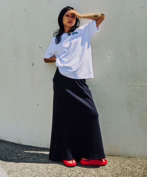 RVCA(ルーカ)の「RVCA ウィメンズ SWEAT MAXI SKIRT スカート 【2026年春夏モデル】(スカート・レディース・ブラック/アイボリー/ホワイト系その他・SMALL/MEDIUM)」の1枚目の写真