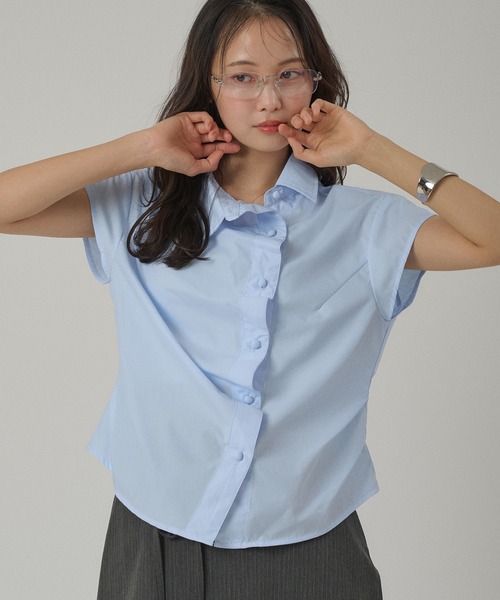 MUHET（ミュエータ）の「gather design shirt blouse / ギャザーデザインブラウス（シャツ/ブラウス・レディース・ベージュ/ライトブルー/ブラック・FREE）」の3枚目の写真