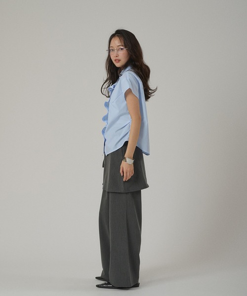 MUHET（ミュエータ）の「gather design shirt blouse / ギャザーデザインブラウス（シャツ/ブラウス・レディース・ベージュ/ライトブルー/ブラック・FREE）」の5枚目の写真