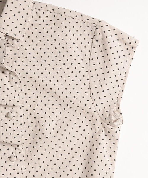 MUHET（ミュエータ）の「gather design shirt blouse / ギャザーデザインブラウス（シャツ/ブラウス・レディース・ベージュ/ライトブルー/ブラック・FREE）」の7枚目の写真