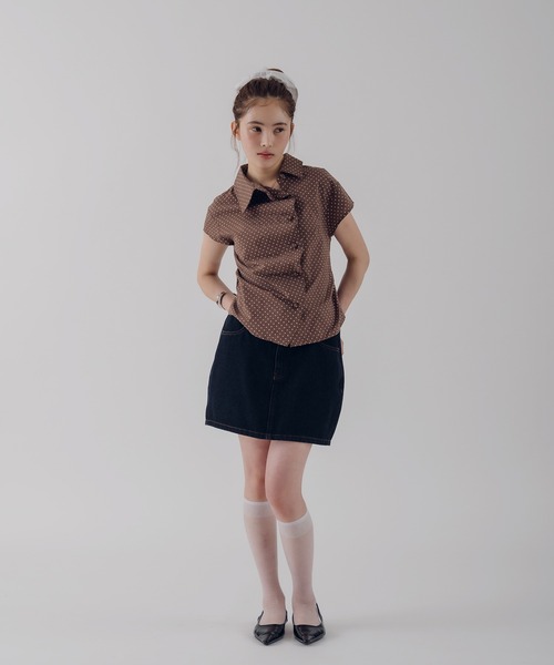 MUHET(ミュエータ)の「gather design shirt blouse / ギャザーデザインブラウス(シャツ/ブラウス・レディース・ベージュ/ライトブルー/ブラック/ブラウン・FREE)」の10枚目の写真