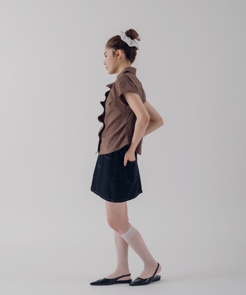 MUHET(ミュエータ)の「gather design shirt blouse / ギャザーデザインブラウス(シャツ/ブラウス・レディース・ベージュ/ライトブルー/ブラック/ブラウン・FREE)」の11枚目の写真