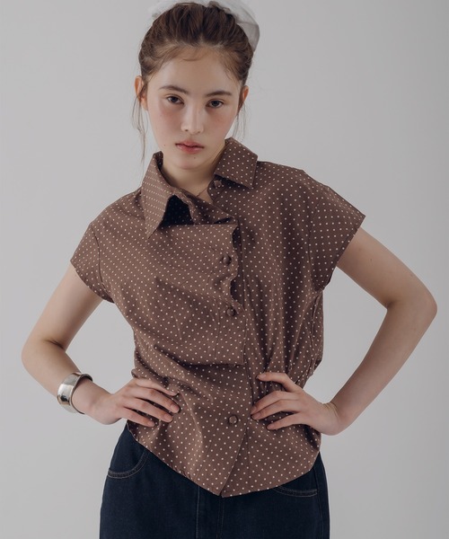MUHET(ミュエータ)の「gather design shirt blouse / ギャザーデザインブラウス(シャツ/ブラウス・レディース・ベージュ/ライトブルー/ブラック/ブラウン・FREE)」の14枚目の写真