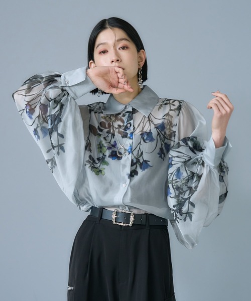 HARE(ハレ)の「アートフラワーガラシアーシャツLS(HARE)(シャツ/ブラウス・レディース・ブラック/ブルー/グリーン/ネイビー/ブラック系その他/グレー/グレー系その他/パープル・FREE)」の3枚目の写真