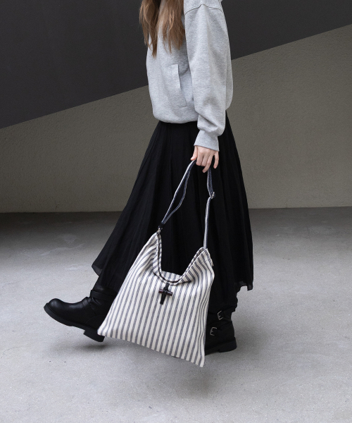 MOIQUI(ムイクイ)の「レリラキャンバスバッグ blk(ショルダーバッグ・レディース・その他・FREE)」の7枚目の写真
