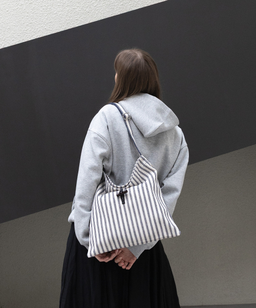 MOIQUI(ムイクイ)の「レリラキャンバスバッグ blk(ショルダーバッグ・レディース・その他・FREE)」の5枚目の写真