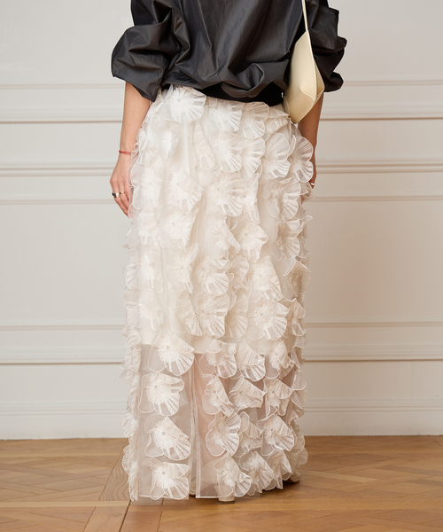 IENA LA BOUCLE(イエナラブークル)の「IENA LA BOUCLE フラワーモチーフオーガンジースカート(スカート・レディース・ホワイト・FREE)」の3枚目の写真