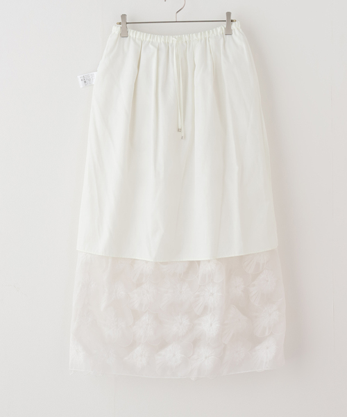 IENA LA BOUCLE(イエナラブークル)の「IENA LA BOUCLE フラワーモチーフオーガンジースカート(スカート・レディース・ホワイト・FREE)」の10枚目の写真