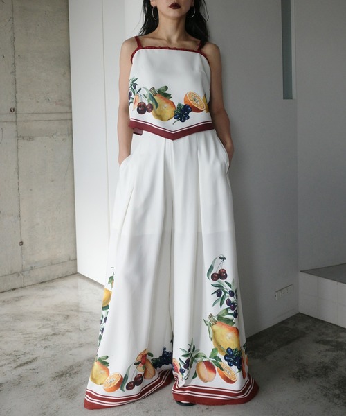 Ameri（アメリ）の「MEDI FRUIT SCARF PATTERN TUCK PANTS（Tシャツ/カットソー・レディース・ブラウン/アイボリー/ブラック・SMALL/MEDIUM）」の8枚目の写真