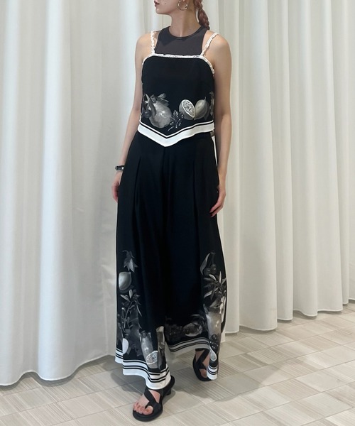 Ameri（アメリ）の「MEDI FRUIT SCARF PATTERN TUCK PANTS（Tシャツ/カットソー・レディース・ブラウン/アイボリー/ブラック・SMALL/MEDIUM）」の9枚目の写真