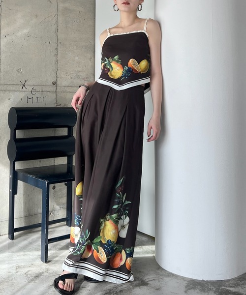 Ameri（アメリ）の「MEDI FRUIT SCARF PATTERN TUCK PANTS（Tシャツ/カットソー・レディース・ブラウン/アイボリー/ブラック・SMALL/MEDIUM）」の10枚目の写真