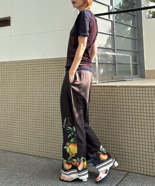 Ameri（アメリ）の「MEDI FRUIT SCARF PATTERN TUCK PANTS（Tシャツ/カットソー・レディース・ブラウン/アイボリー/ブラック・SMALL/MEDIUM）」の12枚目の写真