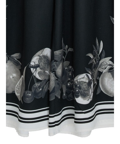 Ameri（アメリ）の「MEDI FRUIT SCARF PATTERN TUCK PANTS（Tシャツ/カットソー・レディース・ブラウン/アイボリー/ブラック・SMALL/MEDIUM）」の18枚目の写真