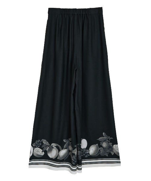 Ameri（アメリ）の「MEDI FRUIT SCARF PATTERN TUCK PANTS（Tシャツ/カットソー・レディース・ブラウン/アイボリー/ブラック・SMALL/MEDIUM）」の19枚目の写真