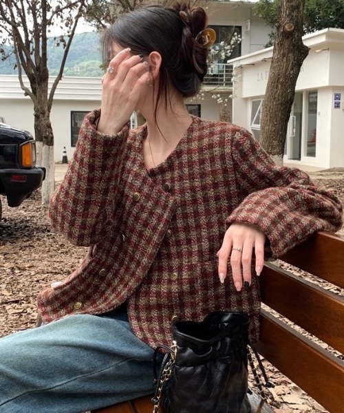 Alvia（アルビア）の「ショートジャケット（ノーカラージャケット・レディース・レッド・M）」の2枚目の写真