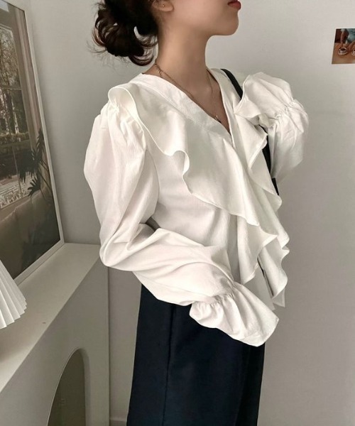 FAVORITO(ファヴォリート)の「フリルシングルブレストシャツ(シャツ/ブラウス・レディース・ホワイト/ブラック・F)」の7枚目の写真