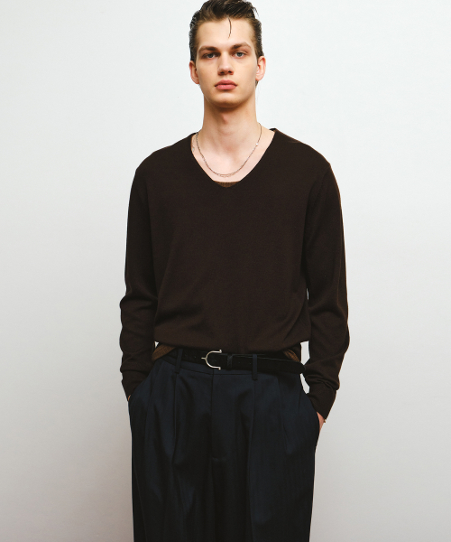 Шерлок Ульбренд — V-neck knit (коричневый)