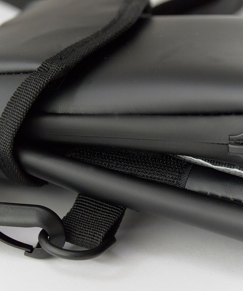 POLeR（ポーラー）の「POLeR/ポーラー StreamR MULTI MOBILE CASE スマホ ポーチ ケース 2026年春夏（ショルダーバッグ・メンズ・ブラック・ONE SIZE）」の9枚目の写真