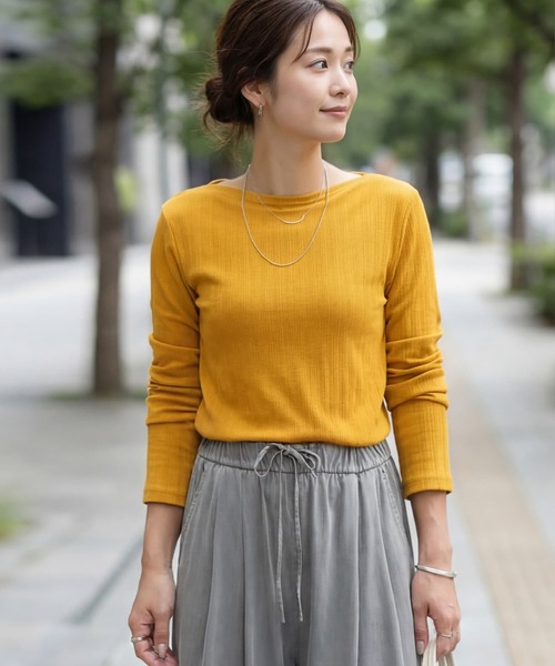 STYLE DELI（スタイルデリ）の「やわらかボートネックカットソートップス（Tシャツ/カットソー・レディース・ブラック/ホワイト/イエロー系・FREE）」の3枚目の写真