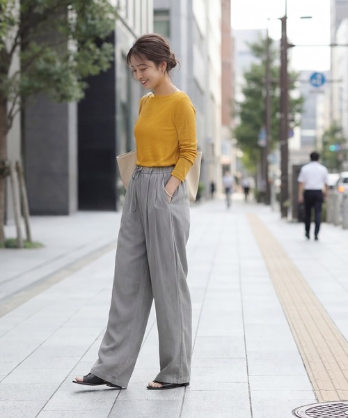 STYLE DELI（スタイルデリ）の「やわらかボートネックカットソートップス（Tシャツ/カットソー・レディース・ブラック/ホワイト/イエロー系・FREE）」の5枚目の写真