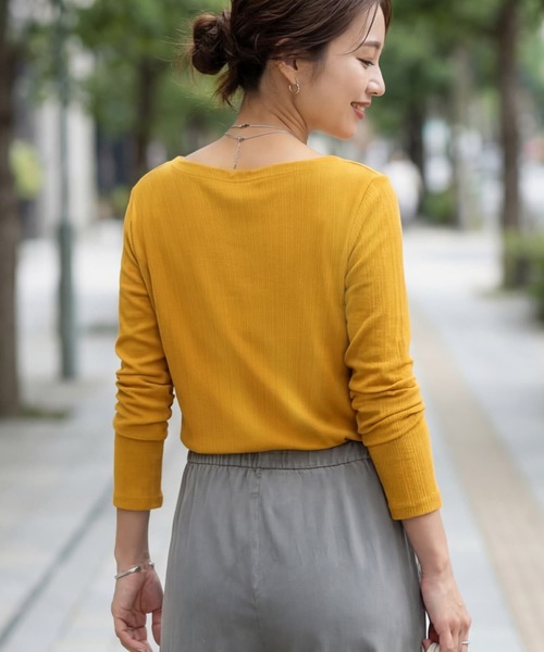 STYLE DELI（スタイルデリ）の「やわらかボートネックカットソートップス（Tシャツ/カットソー・レディース・ブラック/ホワイト/イエロー系・FREE）」の6枚目の写真