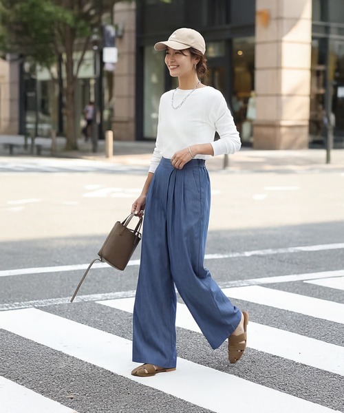 STYLE DELI（スタイルデリ）の「やわらかボートネックカットソートップス（Tシャツ/カットソー・レディース・ブラック/ホワイト/イエロー系・FREE）」の11枚目の写真