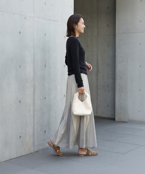 STYLE DELI（スタイルデリ）の「やわらかボートネックカットソートップス（Tシャツ/カットソー・レディース・ブラック/ホワイト/イエロー系・FREE）」の13枚目の写真