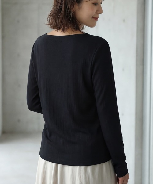 STYLE DELI（スタイルデリ）の「やわらかボートネックカットソートップス（Tシャツ/カットソー・レディース・ブラック/ホワイト/イエロー系・FREE）」の14枚目の写真