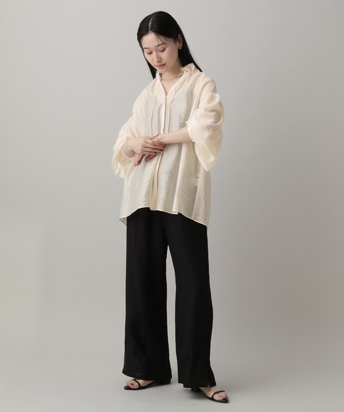 A part by（アパートバイ）の「ギャザーネックオーバーブラウス（シャツ/ブラウス・レディース・ブラウン系その他/オフホワイト/ライトブルー・FREE）」の4枚目の写真