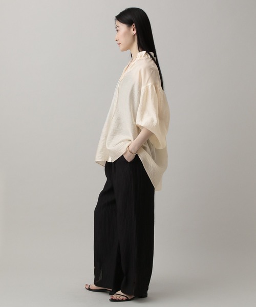 A part by（アパートバイ）の「ギャザーネックオーバーブラウス（シャツ/ブラウス・レディース・ブラウン系その他/オフホワイト/ライトブルー・FREE）」の6枚目の写真