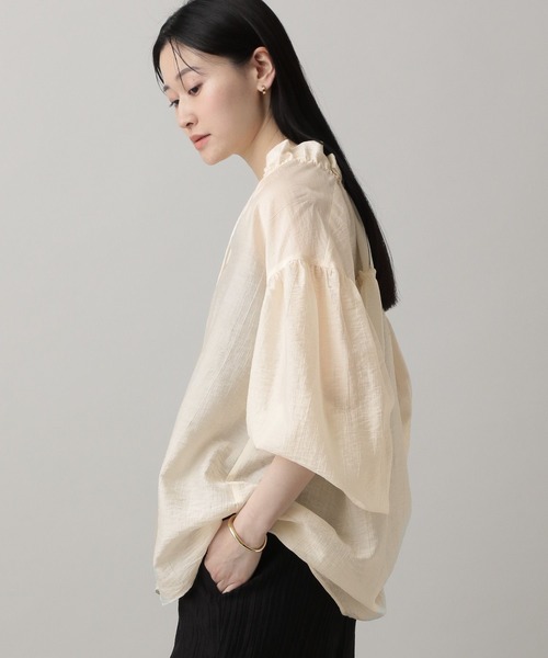 A part by（アパートバイ）の「ギャザーネックオーバーブラウス（シャツ/ブラウス・レディース・ブラウン系その他/オフホワイト/ライトブルー・FREE）」の9枚目の写真