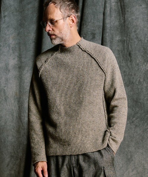 wjk(ダヴルジェイケイ)の「mn3239- lomond×powder line high-neck knit ラグランスリーブハイネックニット(6891 wn09j)(ニット/セーター・メンズ・ブラック/グレー/ネイビー・S/M/L/XL)」の4枚目の写真