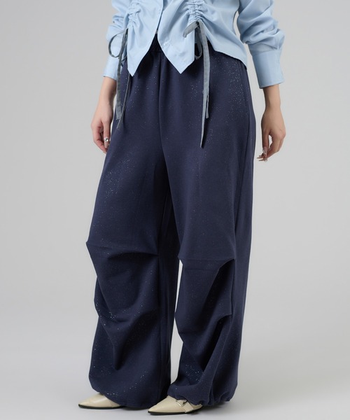 apres jour mignon（アプレジュールミニョン）の「【セットアップ着用可能】キラキラパラシュートパンツ（スウェットパンツ・レディース・チャコールグレー/ブラック/ネイビー/杢グレー/オフホワイト・LARGE/MEDIUM/SMALL）」の7枚目の写真