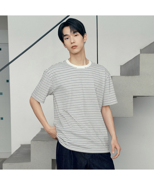 MINDBRIDGE(マインドブリッジ)の「グレー マルチストライプ セミオーバーフィット 半袖Tシャツ(Tシャツ/カットソー・メンズ・グレー・95/100/105/110)」の1枚目の写真