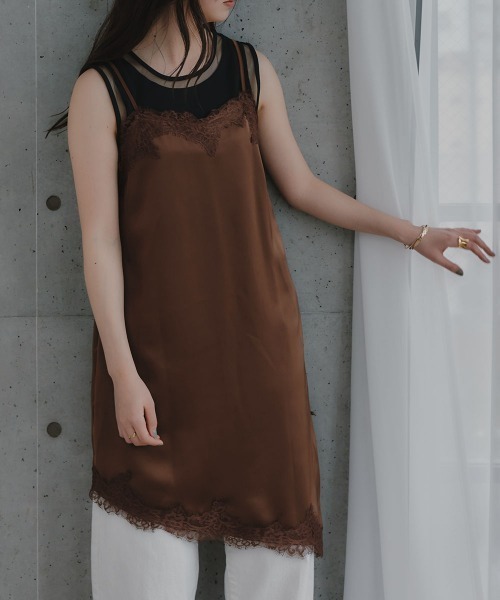 slattgir（スラットジール）の「高身長　サテンレースアシメキャミソールチュニック（トールサイズ）Essenave（キャミソール・レディース・ブラック/ブラウン・TM/TL/TLL/T3L）」の8枚目の写真