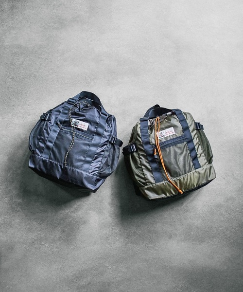 Caribou(カリブー)の「(CARIBOU Mountaineering)LIGHT WEIGHT PACK TOTE(バックパック/リュック・レディース・ブラック/オリーブ・ONE SIZE)」の3枚目の写真