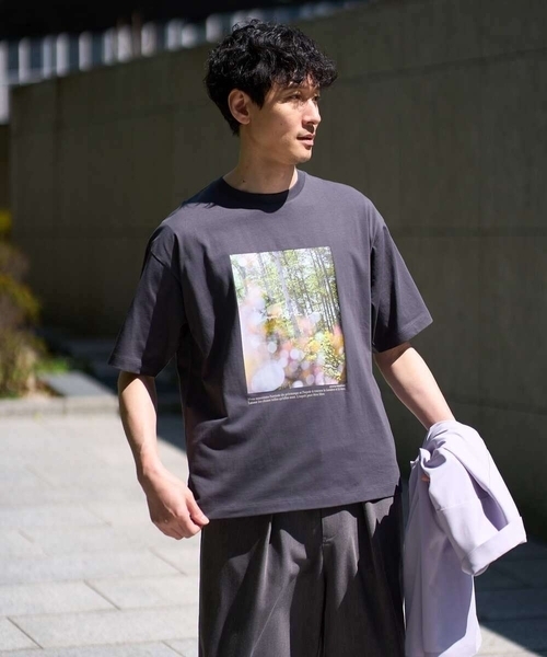 a.v.v(アーヴェヴェ)の「【コラボ/接触冷感】フォトグラファーコラボワイドシルエットカットソー(Tシャツ/カットソー・メンズ・ホワイト/チャコールグレー・48/46)」の7枚目の写真