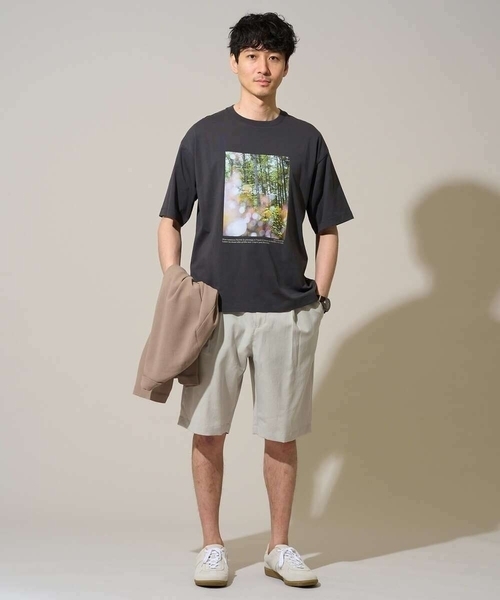 a.v.v(アーヴェヴェ)の「【コラボ/接触冷感】フォトグラファーコラボワイドシルエットカットソー(Tシャツ/カットソー・メンズ・ホワイト/チャコールグレー・48/46)」の12枚目の写真