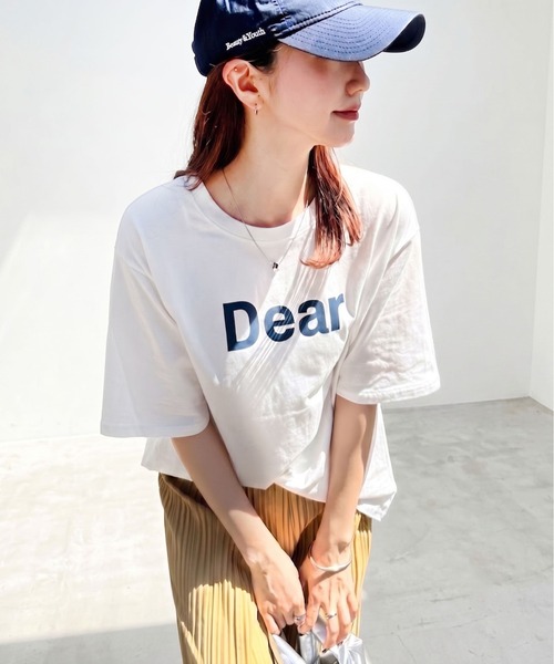 Eclat one(エクラワン)の「大人のこなれロゴ。Dearフロントロゴ・オーバーサイズTシャツ(Tシャツ/カットソー・レディース・グレー/ネイビー/ブラウン/ホワイト・FREE)」の2枚目の写真