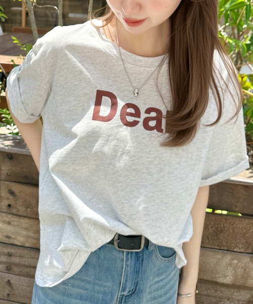 Eclat one(エクラワン)の「大人のこなれロゴ。Dearフロントロゴ・オーバーサイズTシャツ(Tシャツ/カットソー・レディース・グレー/ネイビー/ブラウン/ホワイト・FREE)」の14枚目の写真