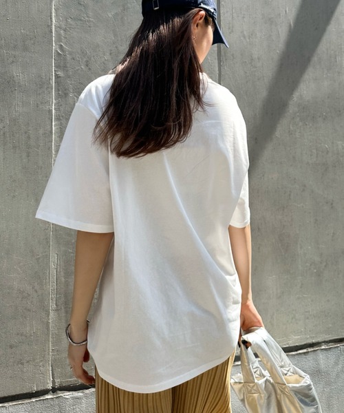 Eclat one(エクラワン)の「大人のこなれロゴ。Dearフロントロゴ・オーバーサイズTシャツ(Tシャツ/カットソー・レディース・グレー/ネイビー/ブラウン/ホワイト・FREE)」の21枚目の写真