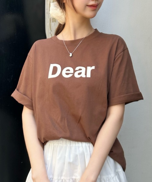 Eclat one(エクラワン)の「大人のこなれロゴ。Dearフロントロゴ・オーバーサイズTシャツ(Tシャツ/カットソー・レディース・グレー/ネイビー/ブラウン/ホワイト・FREE)」の5枚目の写真