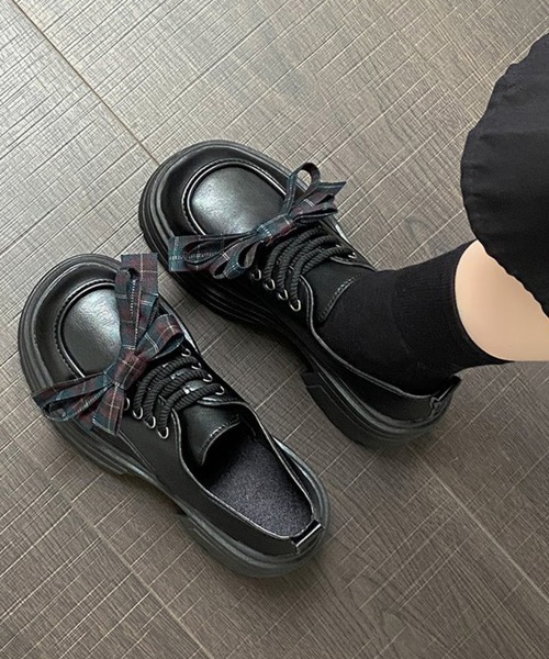 Miniministore(ミニミニストア)の「チェックリボン厚底ローファーレースアップ(ローファー・レディース・ブラック/ブラウン・22.5cm/24.5cm/24.0cm/23.5cm/23.0cm)」の4枚目の写真