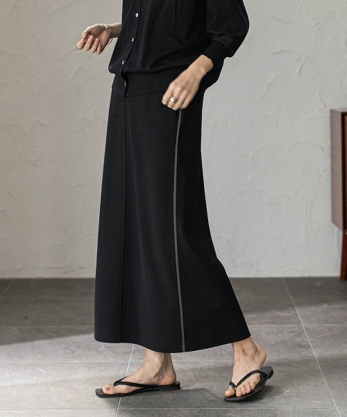 MAYSON GREY(メイソングレイ)の「叶えるカットIラインスカート(スカート・レディース・ブラック・M)」の1枚目の写真