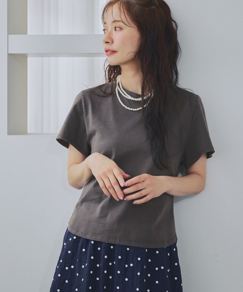 mysty woman（ミスティウーマン）の「ピグメントTシャツ半袖　798492（Tシャツ/カットソー・レディース・ベージュ/チャコールグレー/オフホワイト・FREE）」の2枚目の写真