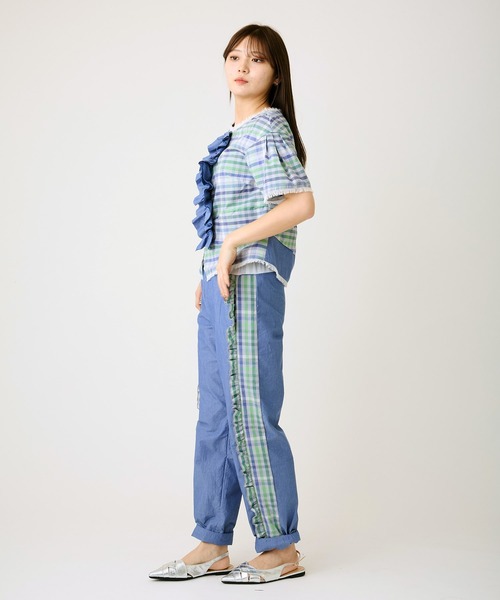 AVIE(アビィ)の「インポートチェックフリルパンツ(デニムパンツ・レディース・インディゴブルー・38)」の6枚目の写真