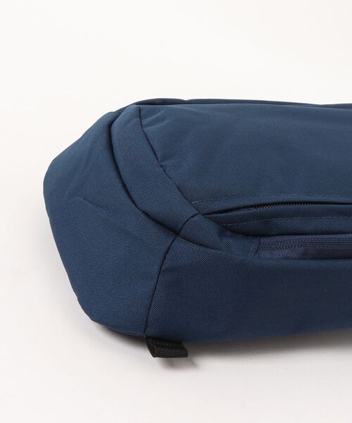 JANSPORT(ジャンスポーツ)の「【JANSPORT】MOVE SLING ムーブスリング ボディバッグ(ボディバッグ/ウエストポーチ・メンズ・ネイビー/ブラック・FREE)」の4枚目の写真
