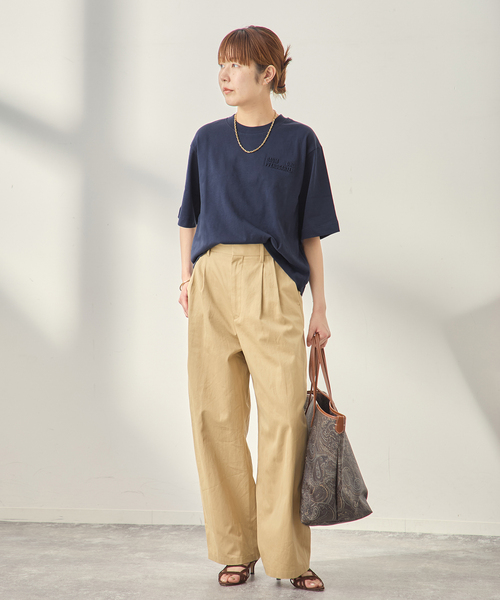 BAUM UND PFERDGARTEN(バウムウンドヘルガーデン)の「BAUM UND PFERDGARTEN/バウム ウンド ヘルガーデン JIANA 22135 Tシャツ(Tシャツ/カットソー・レディース・ブラック/ホワイト/ネイビー・SMALL)」の6枚目の写真