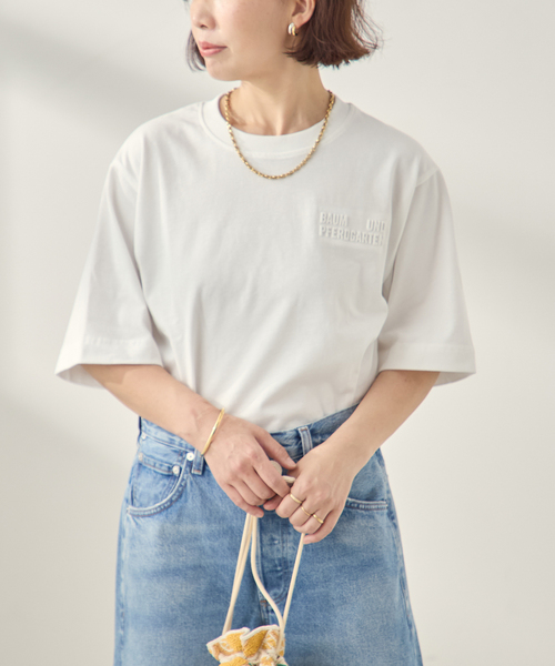 BAUM UND PFERDGARTEN(バウムウンドヘルガーデン)の「BAUM UND PFERDGARTEN/バウム ウンド ヘルガーデン JIANA 22135 Tシャツ(Tシャツ/カットソー・レディース・ブラック/ホワイト/ネイビー・SMALL)」の11枚目の写真
