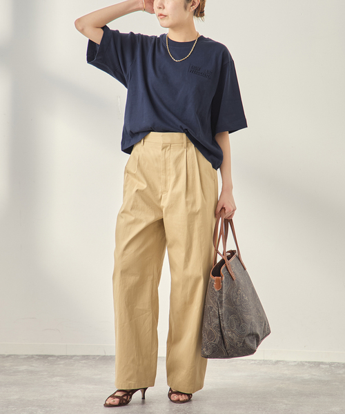 BAUM UND PFERDGARTEN(バウムウンドヘルガーデン)の「BAUM UND PFERDGARTEN/バウム ウンド ヘルガーデン JIANA 22135 Tシャツ(Tシャツ/カットソー・レディース・ブラック/ホワイト/ネイビー・SMALL)」の17枚目の写真